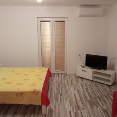 Studio Apartman Matkovic Imotski Exterior foto