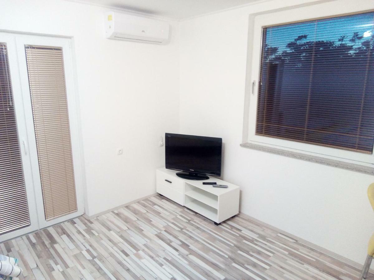 Studio Apartman Matkovic Imotski Exterior foto